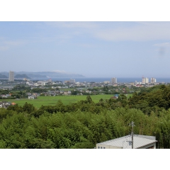 鴨川市来秀の物件詳細｜海と山と街並みを一望する絶景【房総不動産ネットワーク】【外観2】