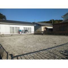 館山市大網の物件詳細｜田園風景の先に館山城を遠望！【房総不動産ネットワーク】【外観2】